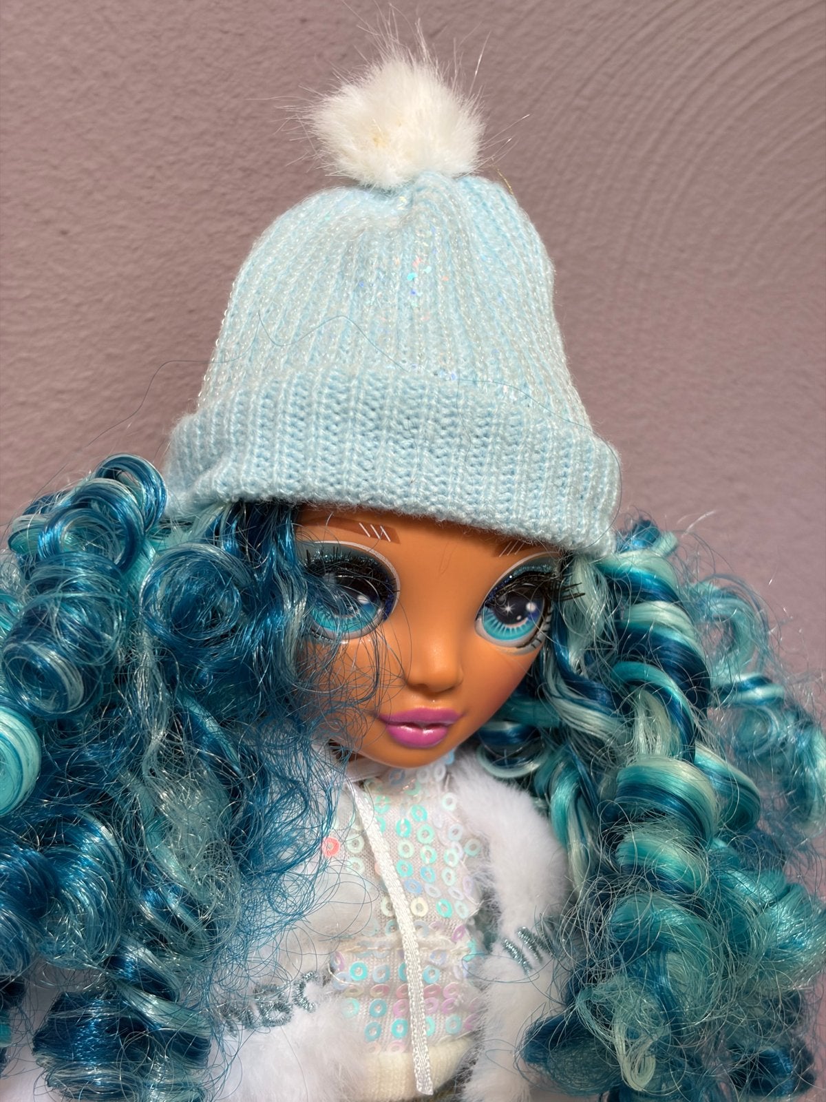 Rainbow High Winter Break Skylar Bradshaw pop met accessoire, Ophalen of Verzenden, Zo goed als nieuw, Overige typen