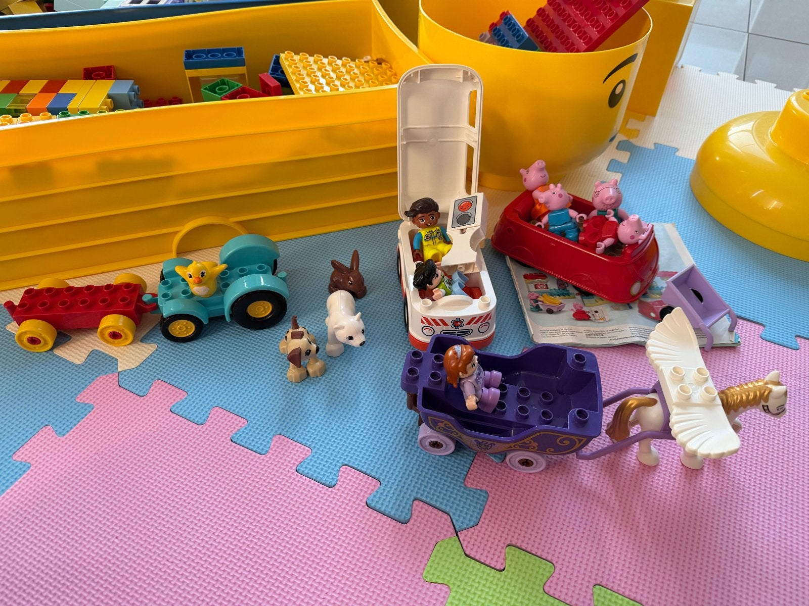 Grote partij LEGO Duplo met diverse sets en opbergboxen, Ophalen, Inclusief minifiguren, Gebruikt, Duplo