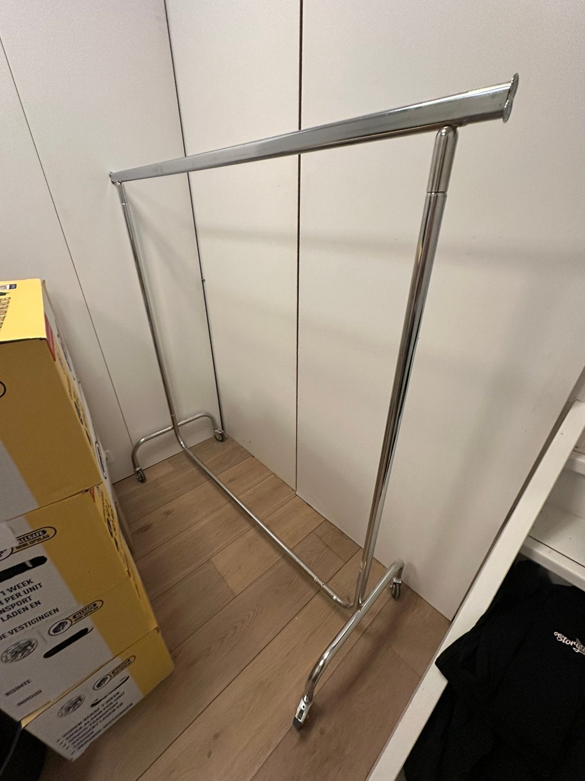 Kledingrek uitschuifbaar, Ophalen, Met wielen, Gebruikt