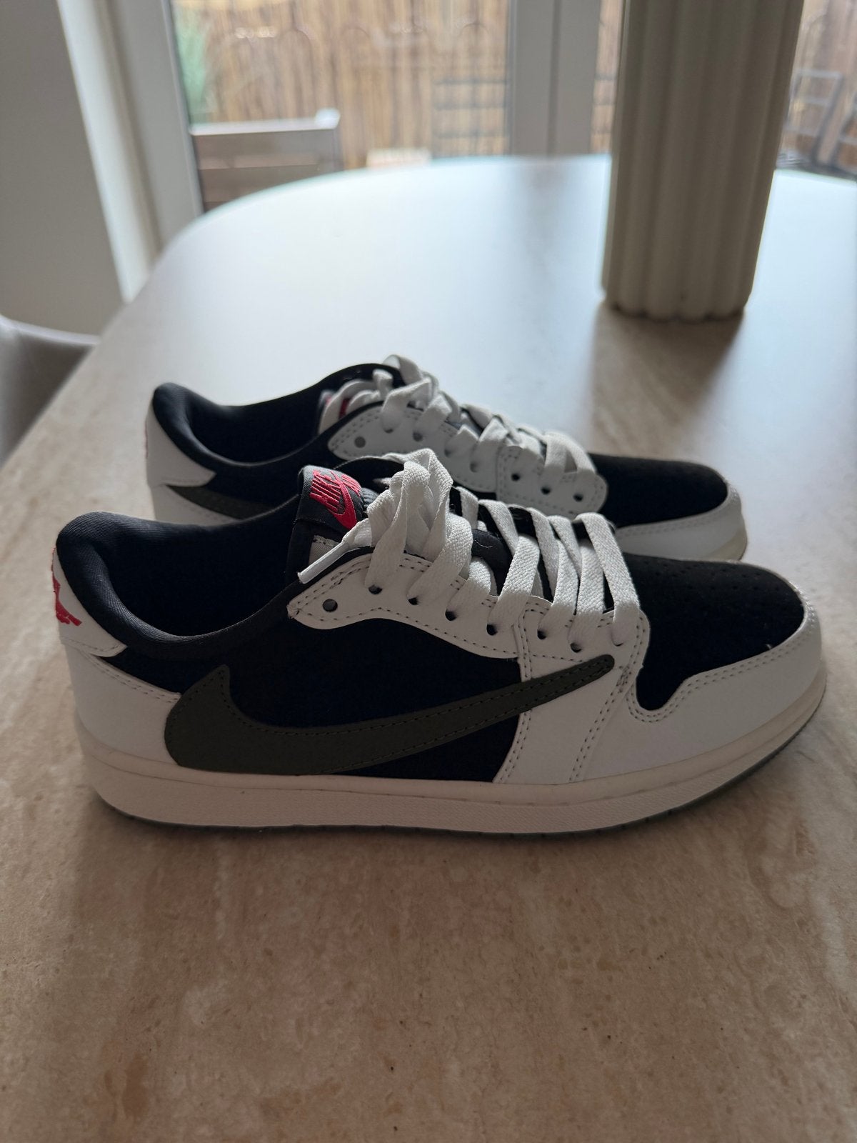 Nike Air Jordan 1 Low Travis Scott Reverse Olive, Zwart, Nieuw, Ophalen of Verzenden, Sneakers of Gympen