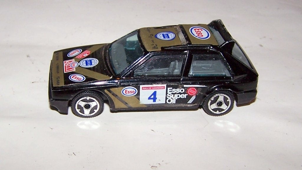 Bburago Lancia S4 Rally model. 1/43. Izgs., Ophalen of Verzenden, Zo goed als nieuw, Auto, Overige merken