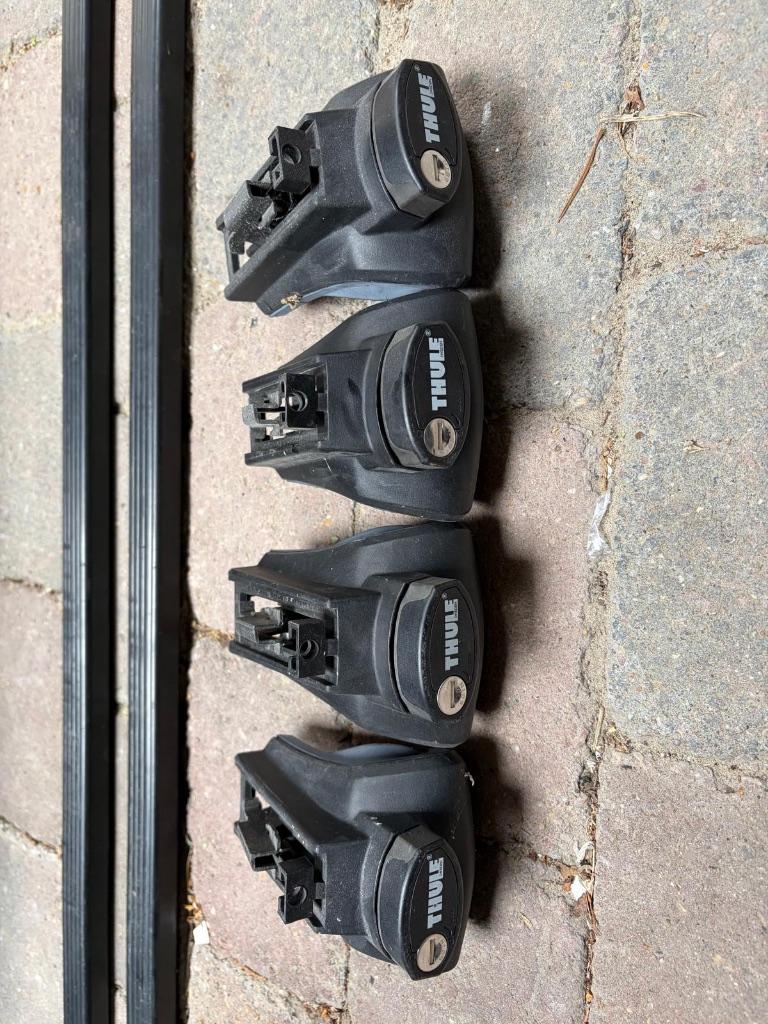 Universele Thule dakdrager voetset 757 evt met squarebar, Auto diversen, Ophalen of Verzenden, Gebruikt