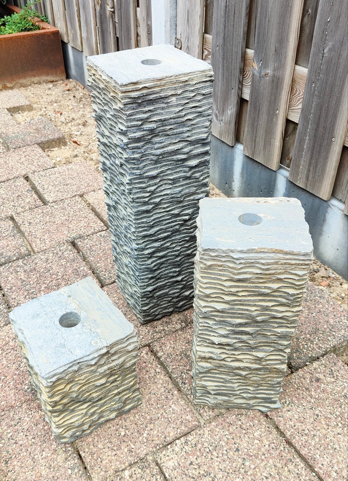 Waterornament met drie zuilen - Tuindecoratie, Tuin en Terras, Ophalen, Gebruikt, Graniet, Waterornament