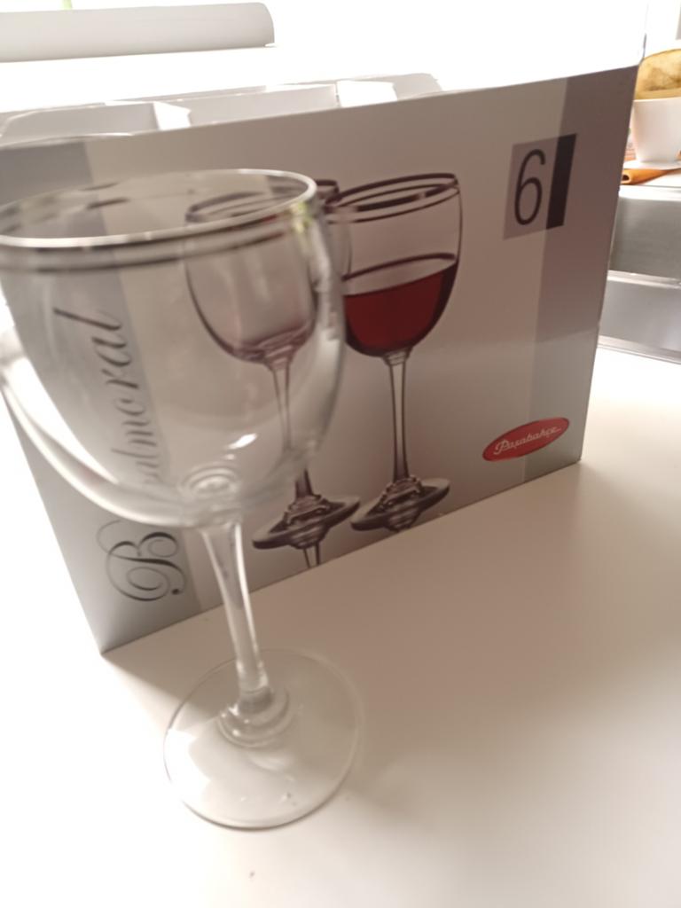 Set van 6 Pasabahce Balmoral wijnglazen - Nieuw in doos, Ophalen