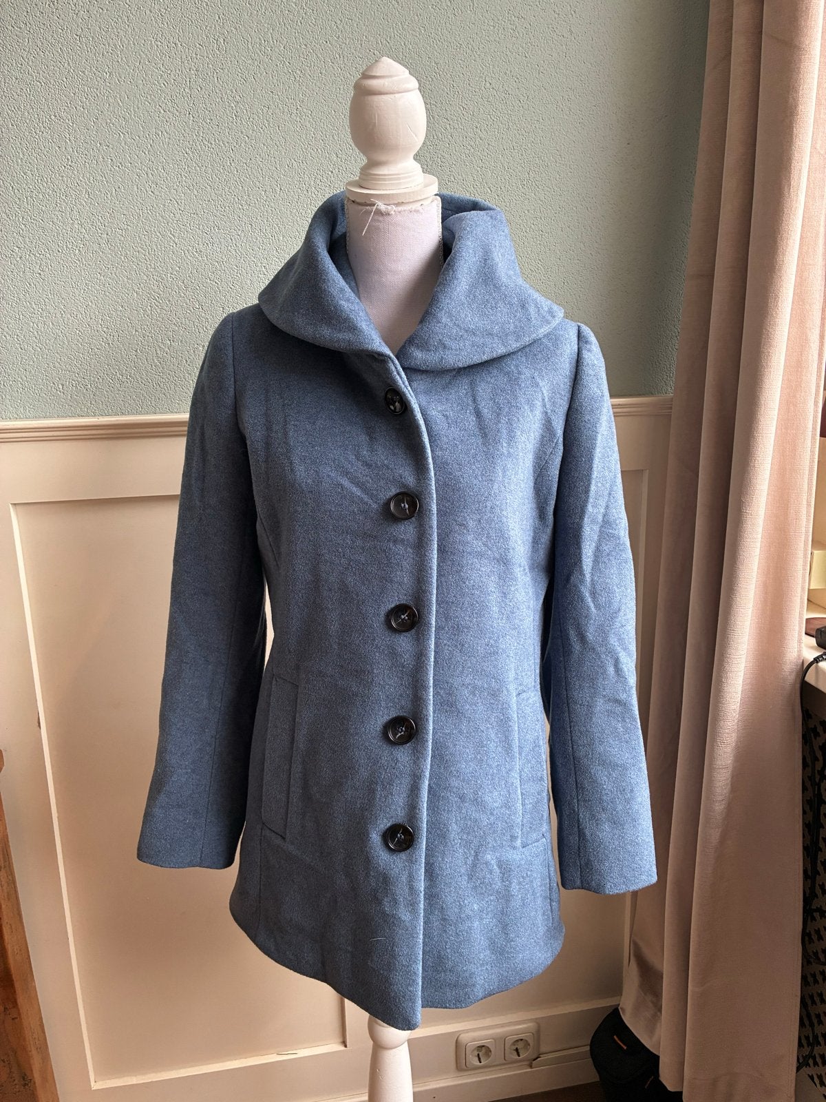 Milo wollen jas met capuchon - Maat 36 (S), Kleding | Dames, Ophalen of Verzenden, Zo goed als nieuw, Maat 36 (S), Blauw