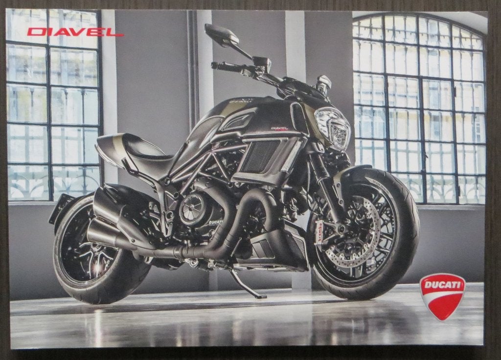 Brochure Ducati Diavel + Carbon - 2016 - 46 blz (nieuw), Verzenden, Ducati