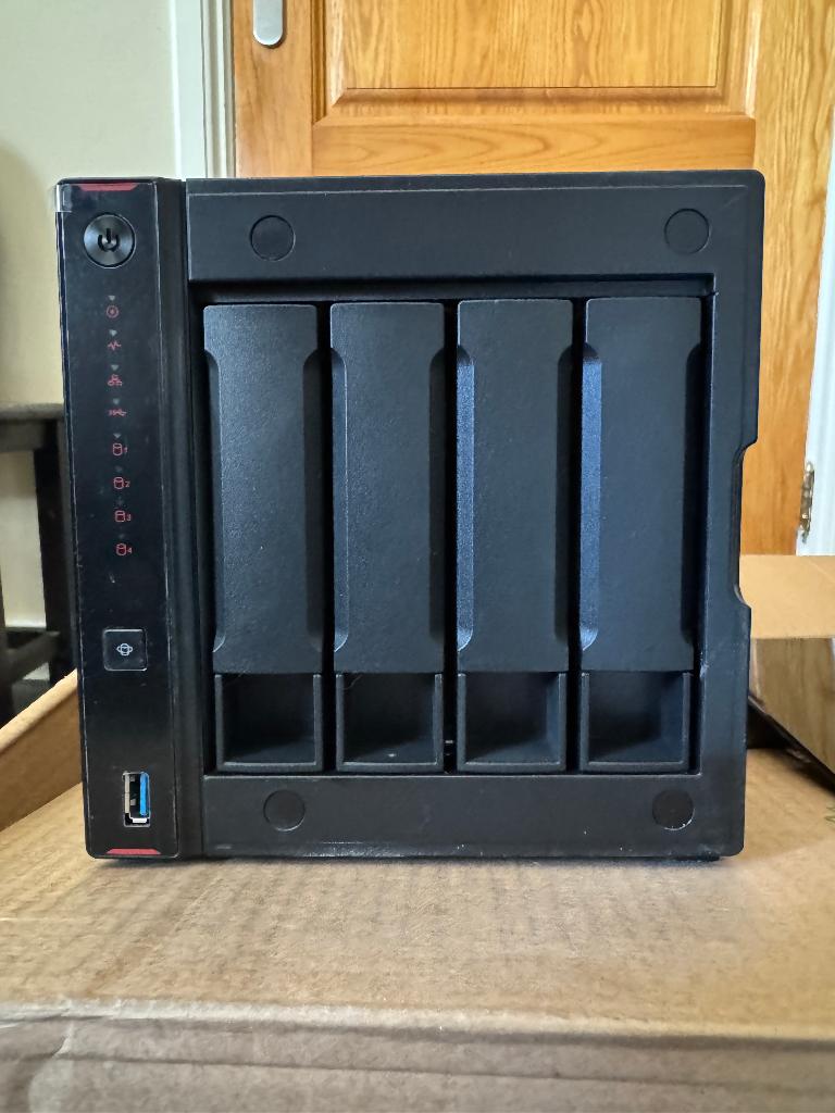 NAS - Asustor AS5304T Nimbustor 4 Bay, Ophalen of Verzenden, Zo goed als nieuw