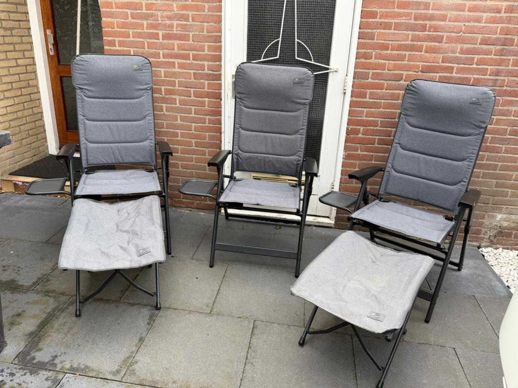 3 Bardani camping stoelen met tafeltje + voetenbankjes, Caravans en Kamperen, Kampeermeubelen, Ophalen, Gebruikt, Campingstoel