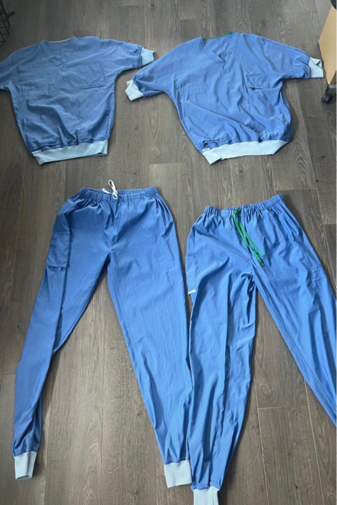 2 licht blauwe operatie pakken unisex, Ophalen of Verzenden, Zo goed als nieuw