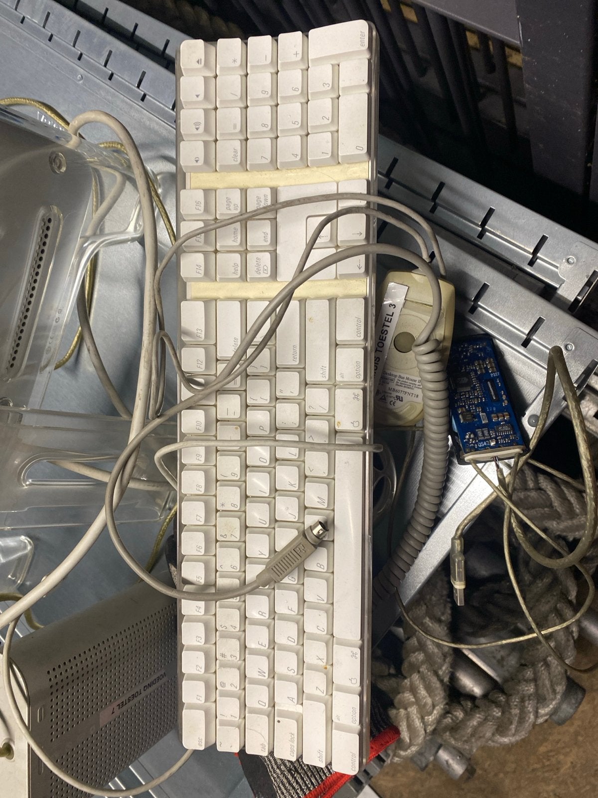 Apple USB Toetsenbord - Bedraad Qwerty, Computers en Software, Gebruikt, Ophalen of Verzenden, Qwerty, Numeriek gedeelte