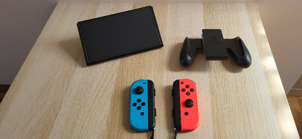 Foto 4 van Nintendo Switch OLED (incl 128GB Micro SD, screenprotector)