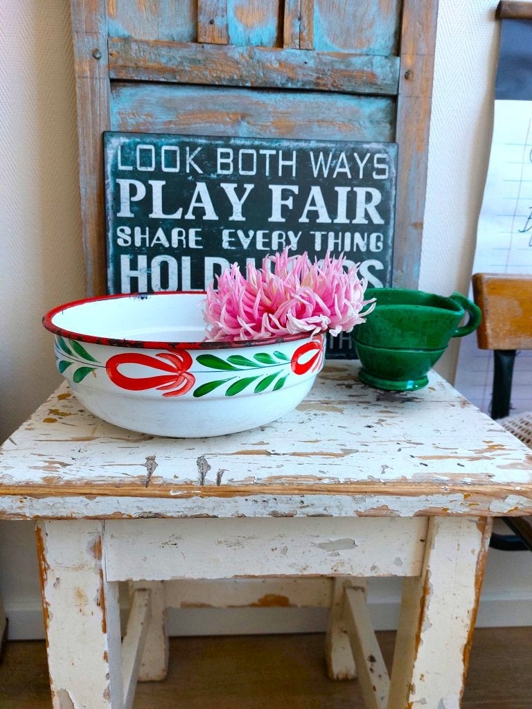 Witte emaille nestschaal met rood "boerenbont" motief, Ophalen of Verzenden