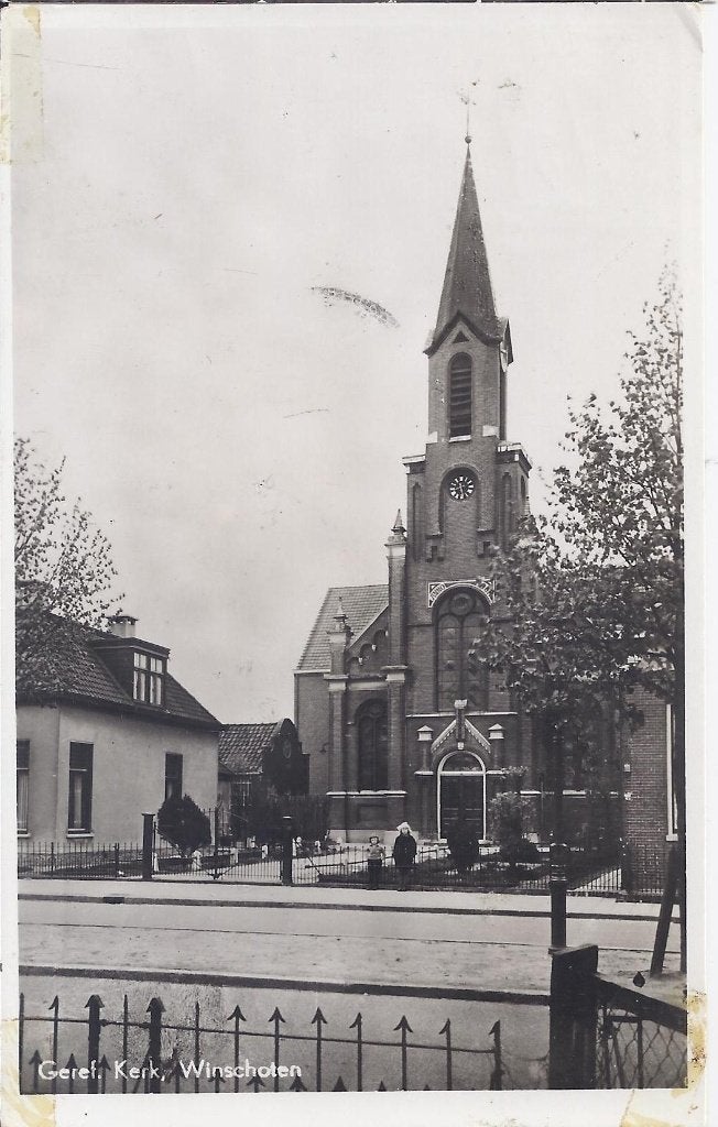 Winschoten Gereformeerde kerk ansichtkaart uit 1952 ( A1321, Ophalen of Verzenden, 1940 tot 1960, Gelopen, Groningen