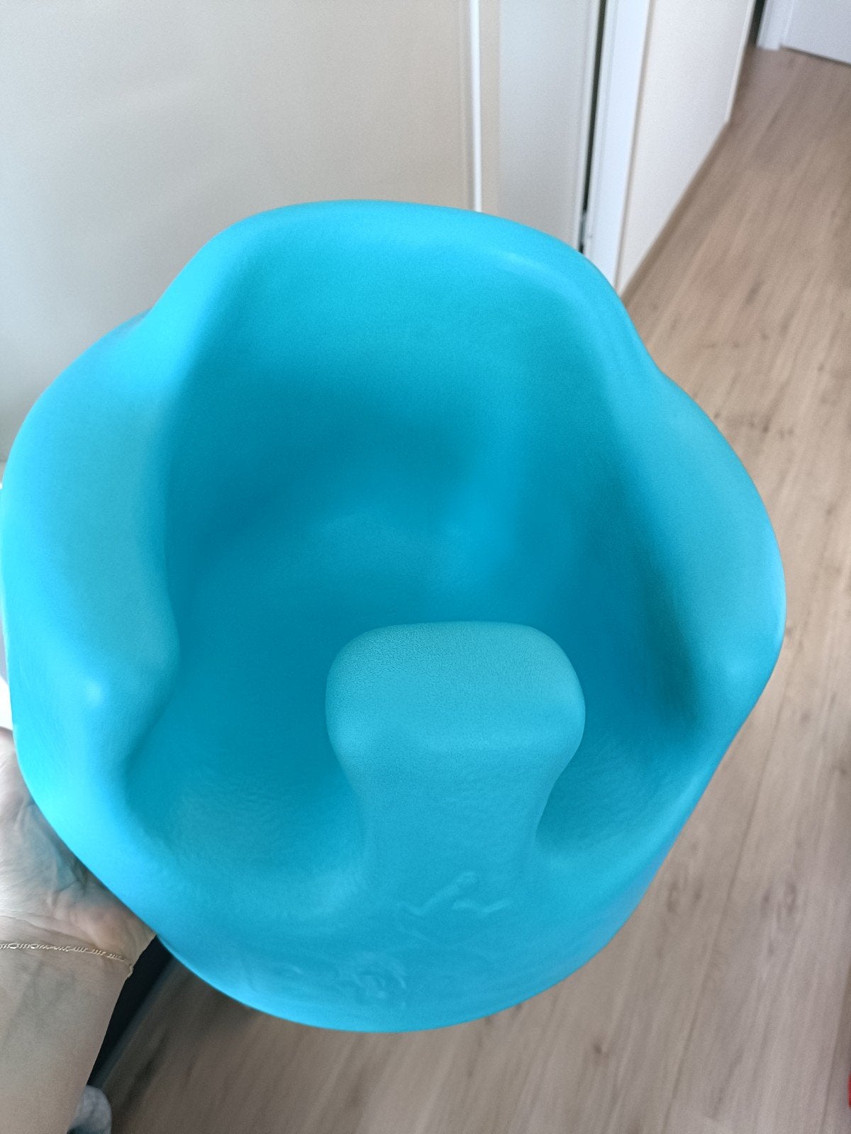 Bumbo Vloerstoeltje - Aqua Blauw incl tafeltje, Kinderen en Baby's, Kinderstoelen, Ophalen, Zo goed als nieuw, Overige typen