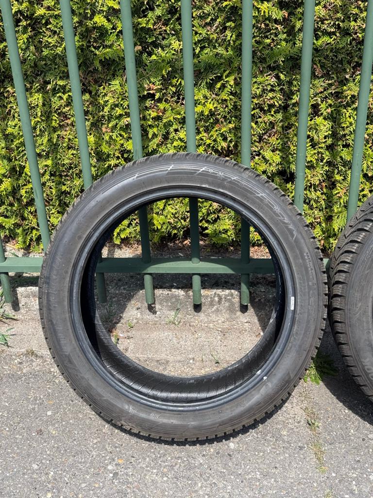 Hankook winterbanden 255/45 R20 & 285/40 R20 DOT-code 2422, Ophalen, 255 mm, Winterbanden, Band(en)