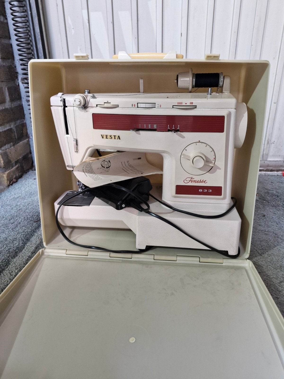 Vesta Finesse 833 Naaimachine in Koffer, Ophalen of Verzenden, Gebruikt, Naaimachine, Overige merken