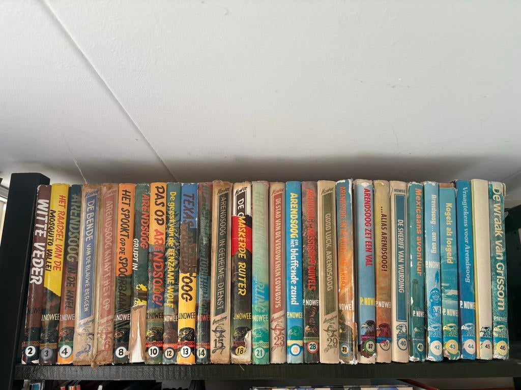 Serie Arendsoog en Witte Veder boeken 15 € voor allemaal, Ophalen, Gelezen, Fictie algemeen