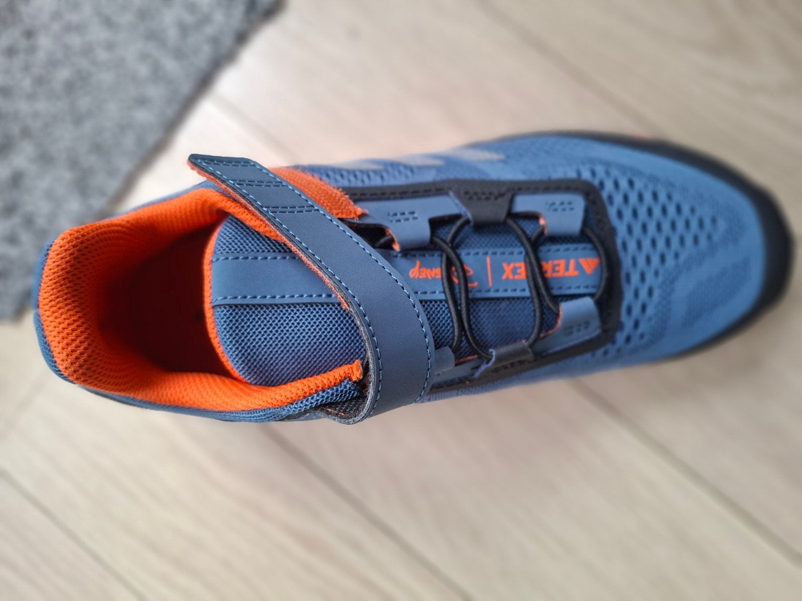 Nieuwe Adidas Terrex Mickey Mouse schoenen maat 38, Kinderen en Baby's, Ophalen of Verzenden, Nieuw, Adidas, Schoenen