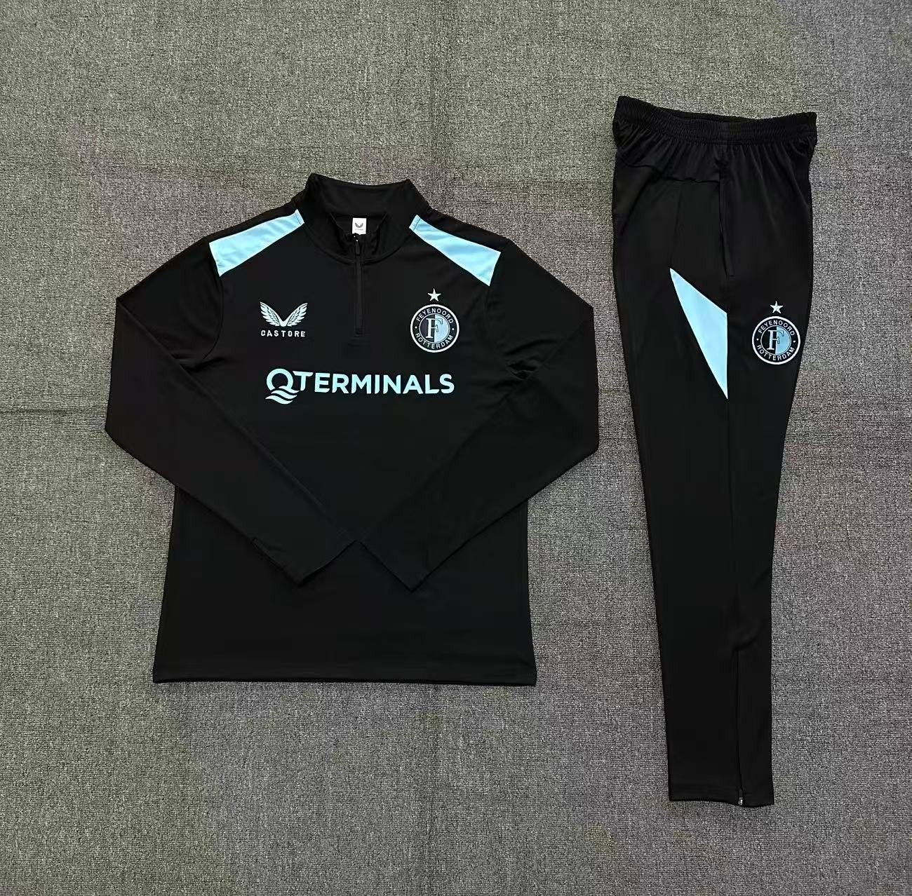 Feyenoord kids trainingspak 26/27, Maat XS of kleiner, Ophalen of Verzenden, Nieuw, Trainingspak