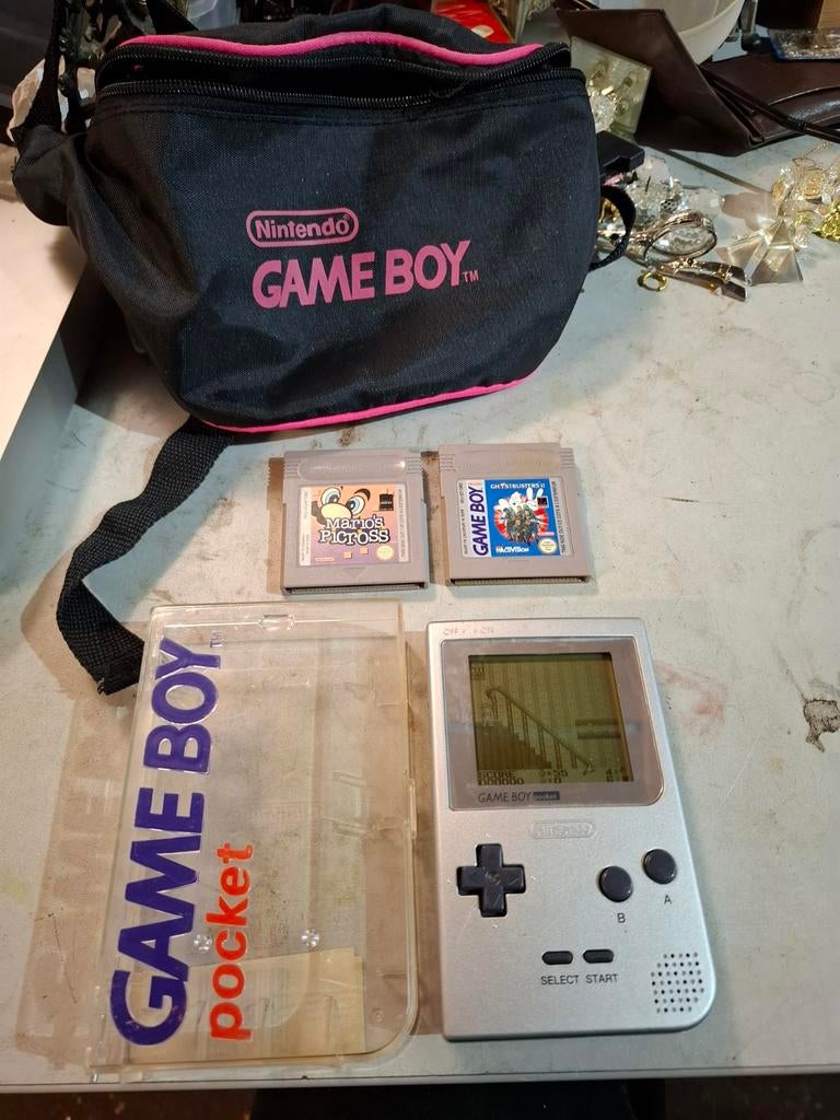 Game Boy Pocket met 2 games en tasje, Spelcomputers en Games, Spelcomputers | Nintendo Game Boy, Nintendo, Gebruikt, Game Boy Pocket