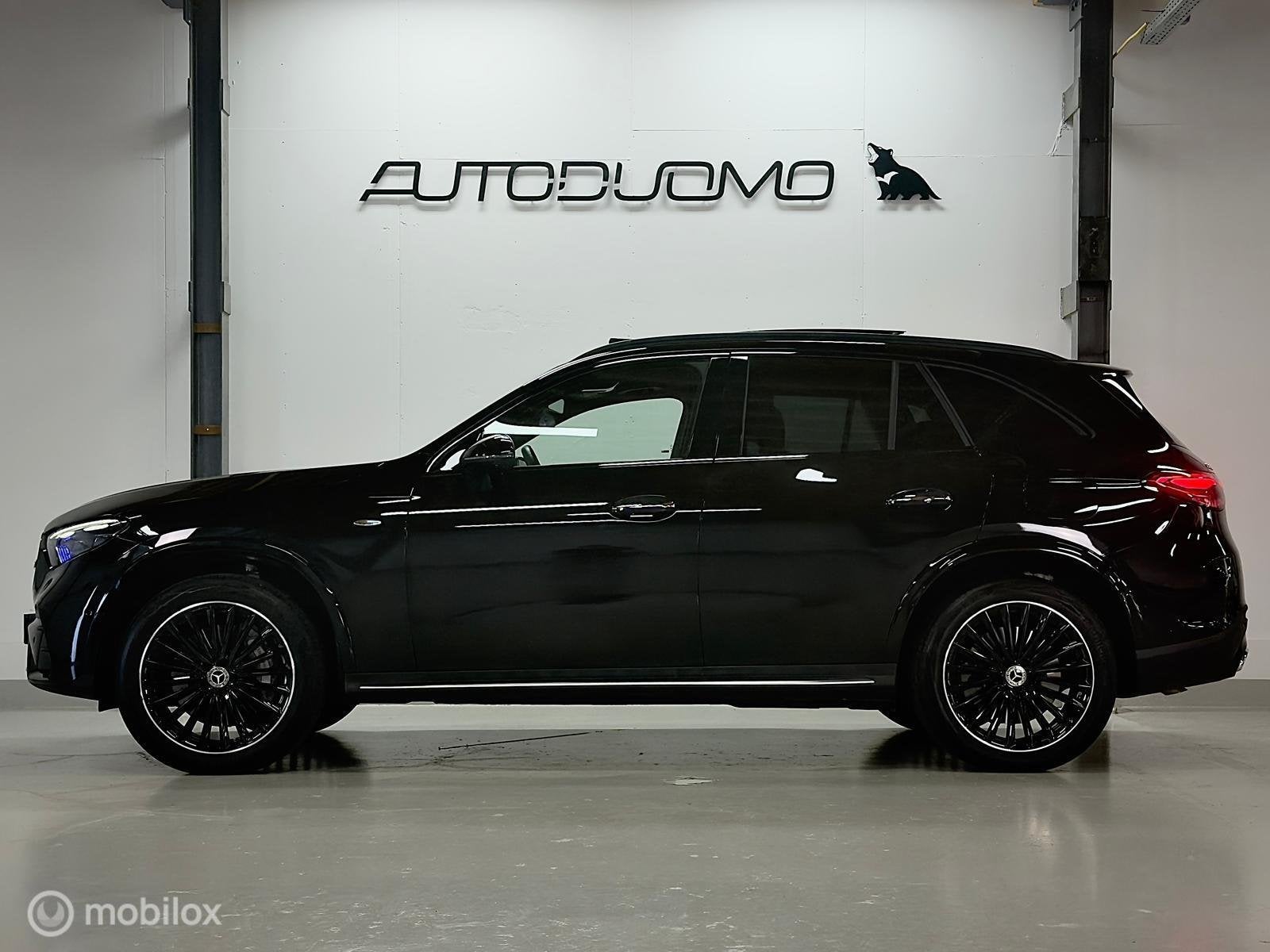 Mercedes GLC-klasse 300e 4MATIC AMG | Pano | Burmester | MAT, Auto's, Automaat, Dealer onderhouden, Gebruikt, 2000 kg