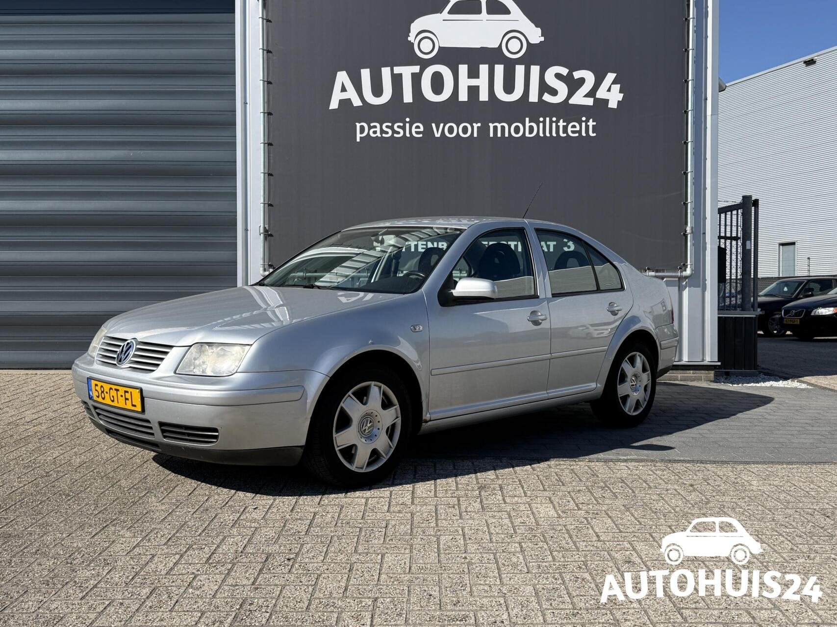 Volkswagen Bora 2.0 Highline APK03-2027|Trekhaak|Cruise|Clim, Auto's, Volkswagen, Stof, Gebruikt, Bora, 4 cilinders