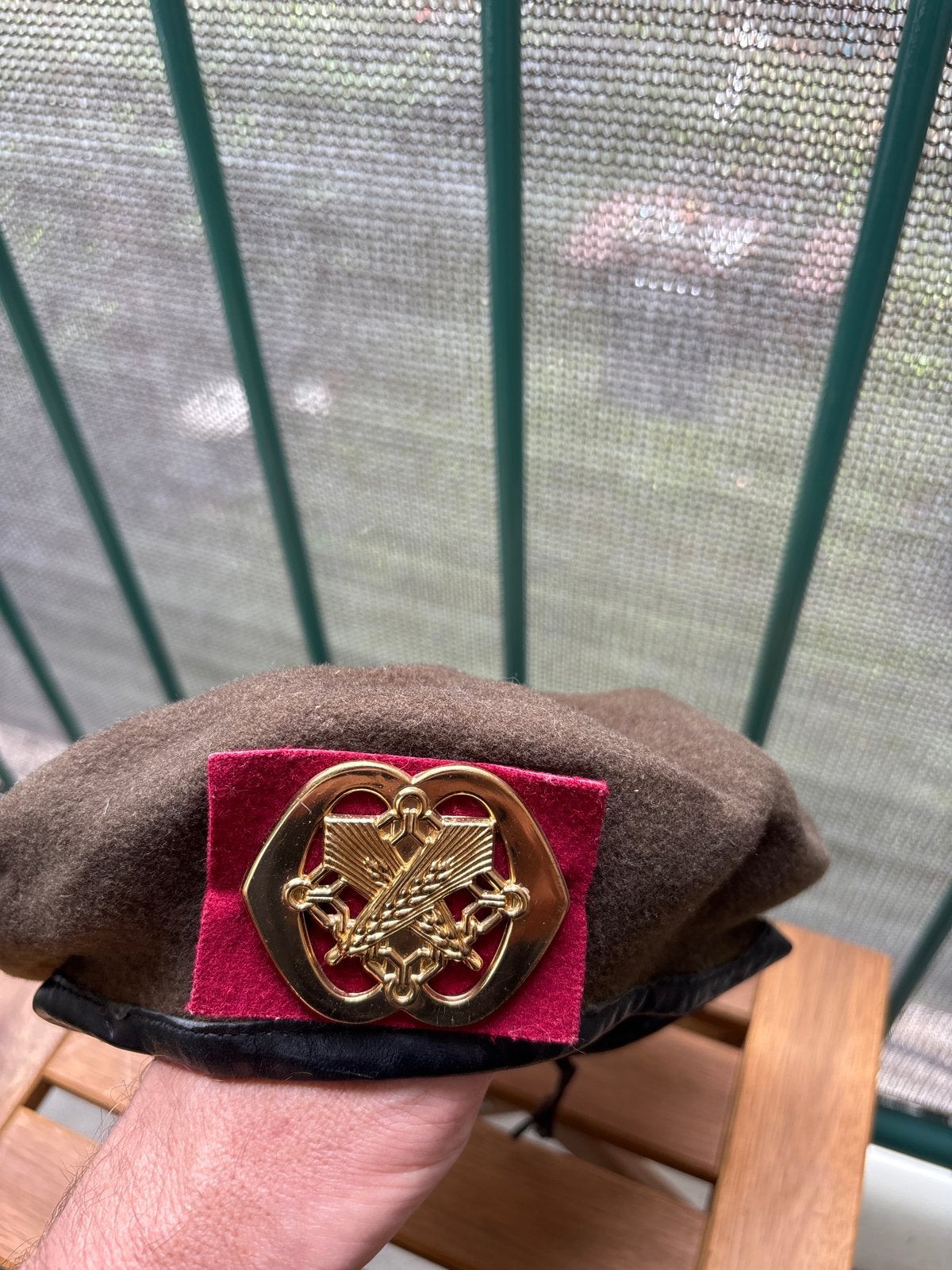 Vintage Landmacht Baret met Embleem - 1987, Ophalen, Landmacht, Nederland, Helm of Baret