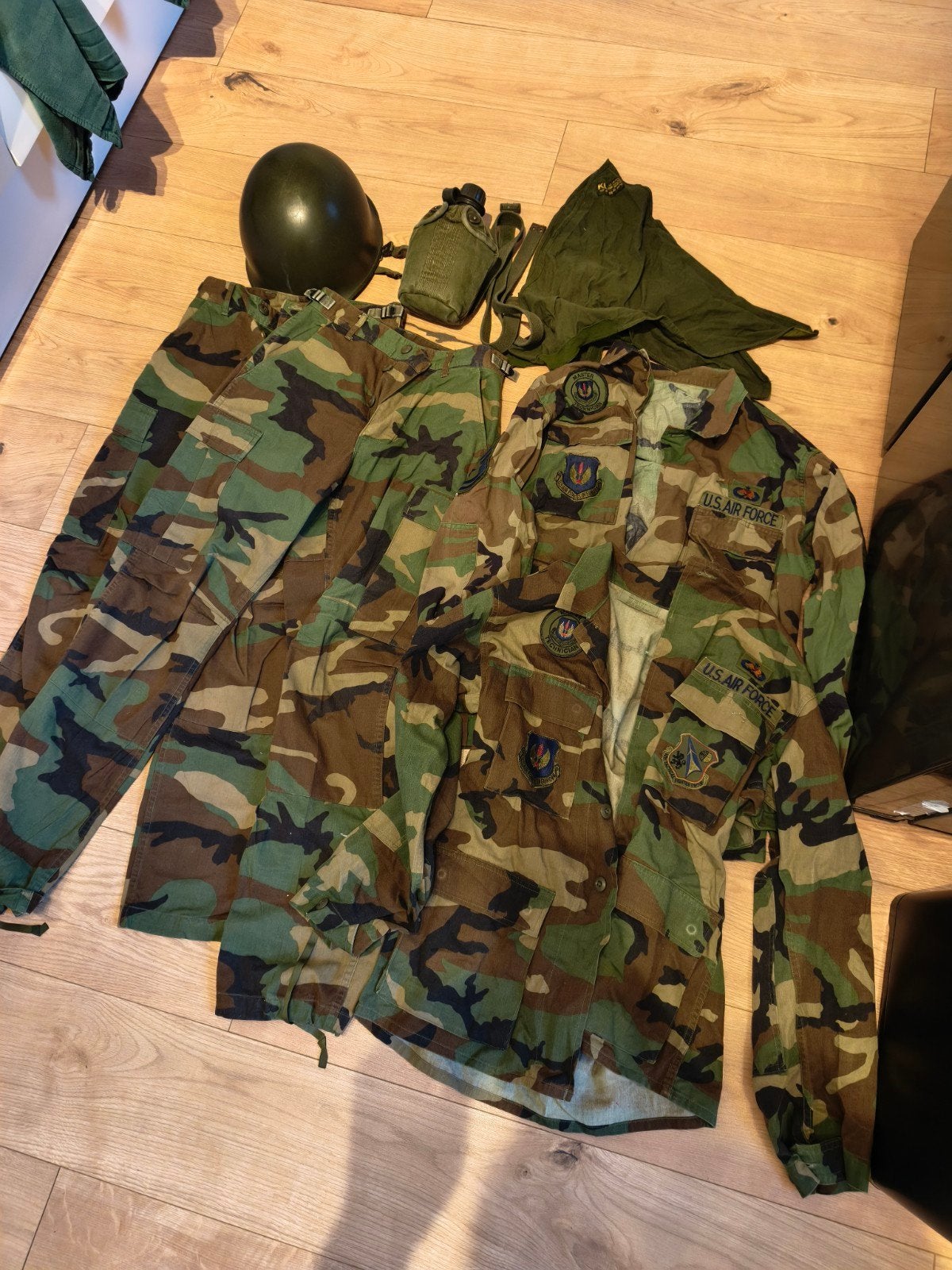 U.S. Air Force Leger Uniform Kleding & Accessoires - Maat XS, Verzamelen, Ophalen of Verzenden, Luchtmacht, Nederland, Kleding of Schoenen