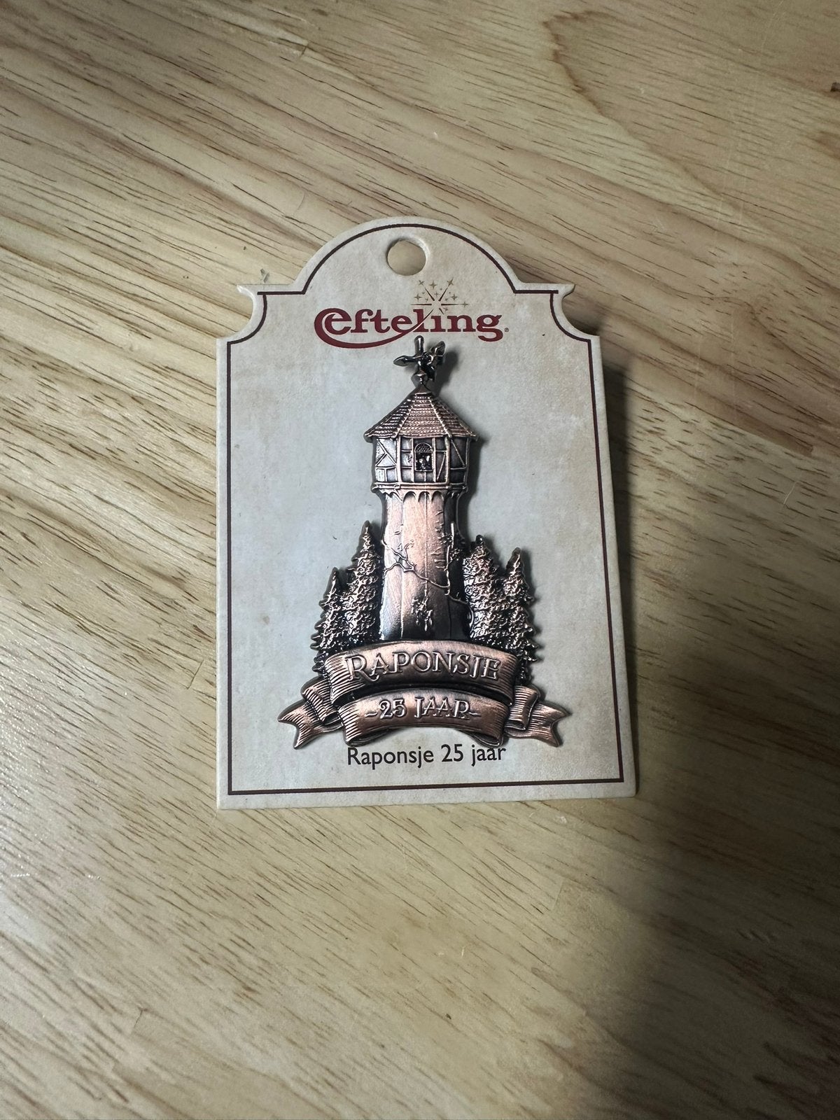 Efteling pin raponsje, Ophalen of Verzenden, Zo goed als nieuw, Button of Speldje