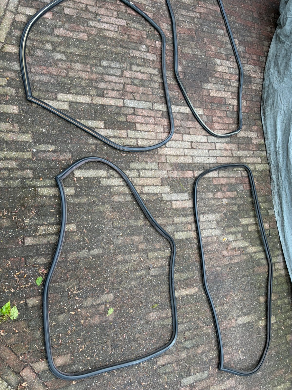 bmw e30 sedan deur rubbers, Ophalen