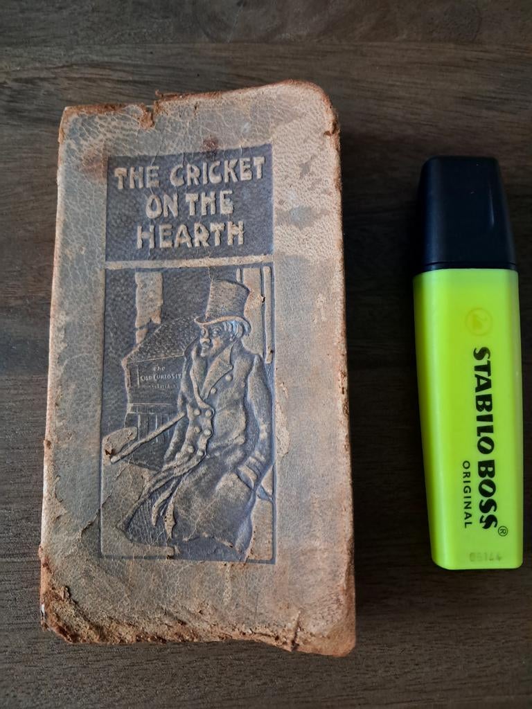 Zeldzaam antiek boekje Cricket on the Hearth -  Dickens, Antiek en Kunst, Ophalen of Verzenden