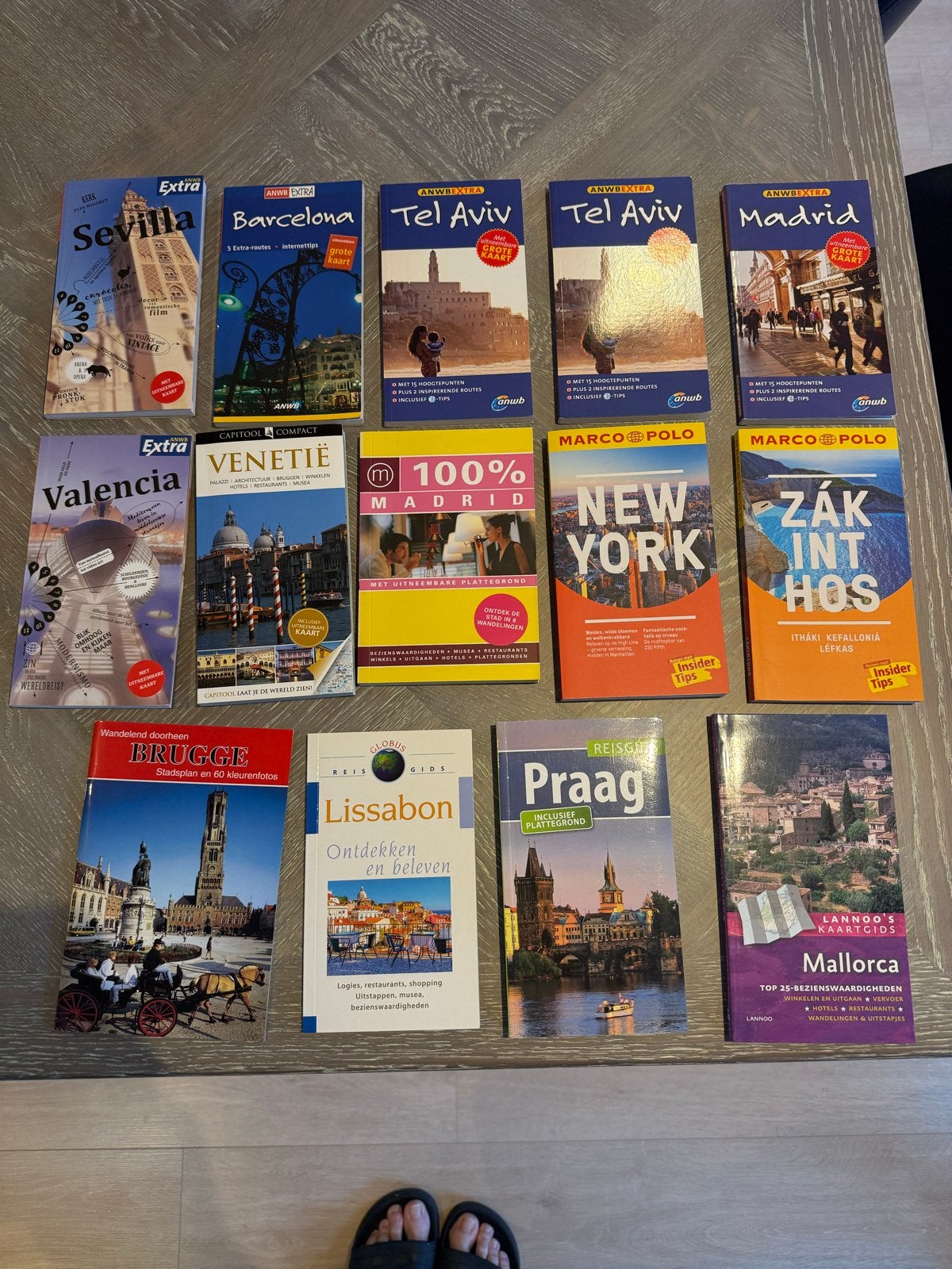 Reisgidsen en brochures diverse steden en landen, Boeken, Europa, Ophalen of Verzenden, Reisgids of -boek, Gelezen