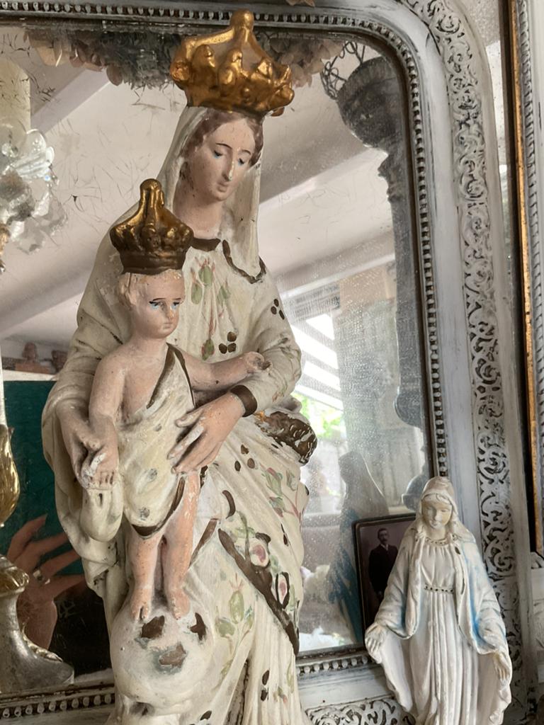 Antiek beeld Maria met kind en engelen, Ophalen