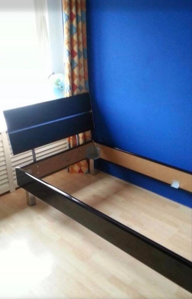 Mavi ledikant hoogglans zwart 90x200cm, Huis en Inrichting, Slaapkamer | Bedden, Ophalen, Overige materialen, Gebruikt, 90 cm
