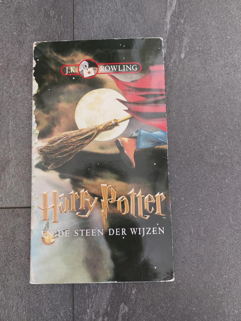 Luisterboek 8 cd's Harry Potter en de steen der wijzen, Ophalen of Verzenden, J.K. Rowling, Cd