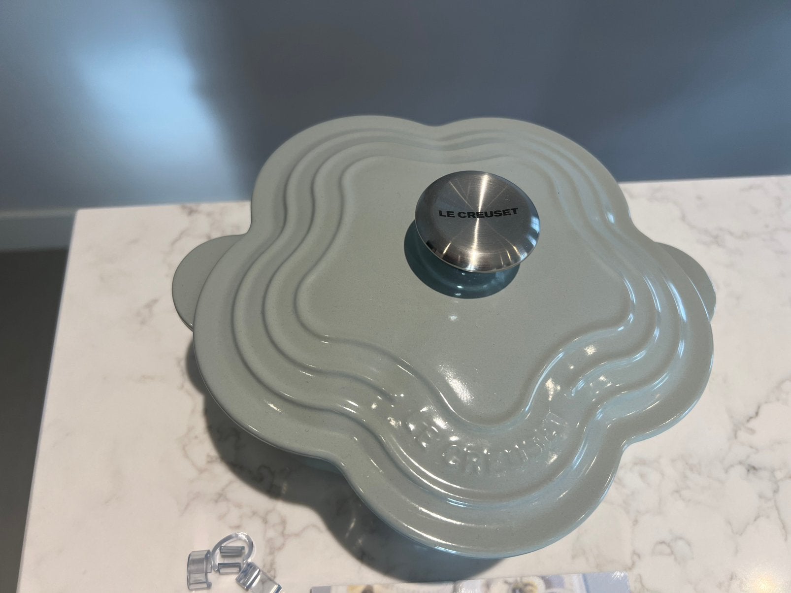 Nieuwe Le Creuset bloempan 20 cm Pistache, Geschikt voor inductie, Nieuw, Le Creuset, Ophalen of Verzenden