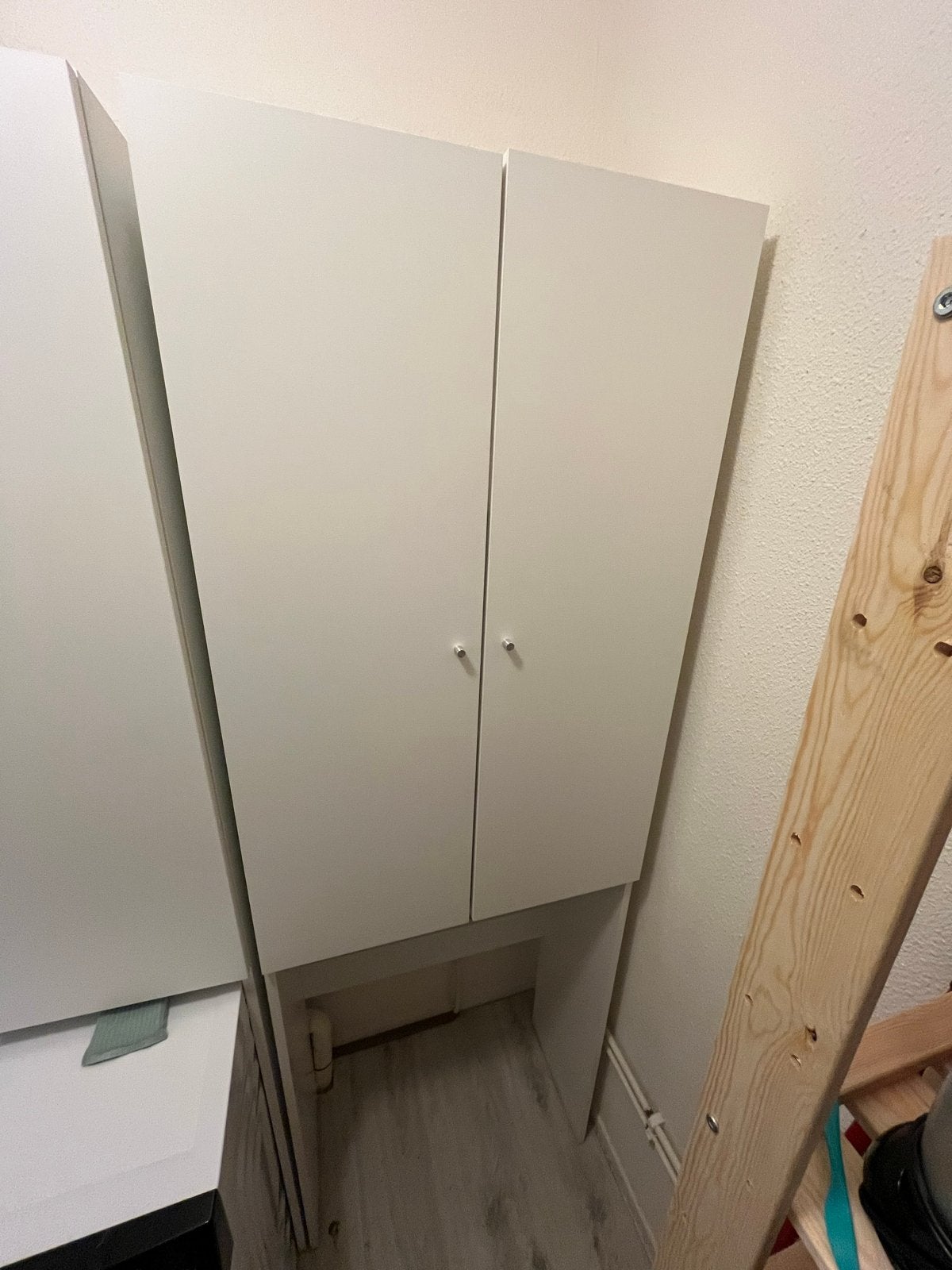 Witte kast met ruimte voor wasmachine/droger, Ophalen of Verzenden, Gebruikt