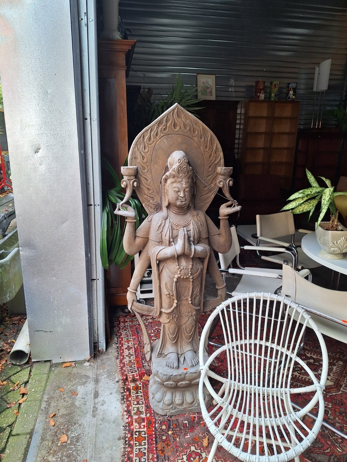 Grote stenen Bodhisattva beeld - Aziatische kunst, Ophalen, Handgemaakt, Beeld, Beige