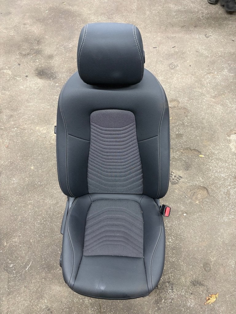 Interieur W177 A Klasse compleet 2023, Gebruikt, Mercedes-Benz, Niet ingevuld, Mercedes Benz
