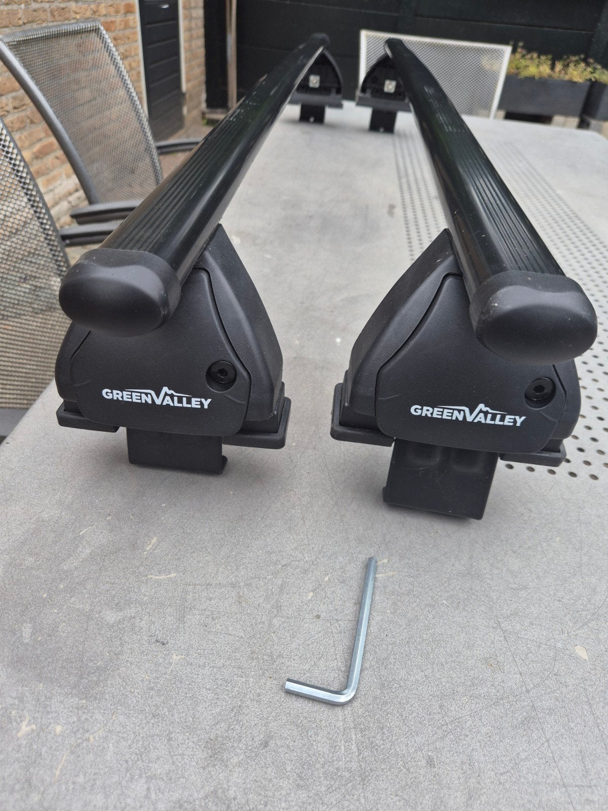 Thule pacific 100 dakkoffer + Green valley dakdragers ZGAN, Ophalen of Verzenden, Zo goed als nieuw