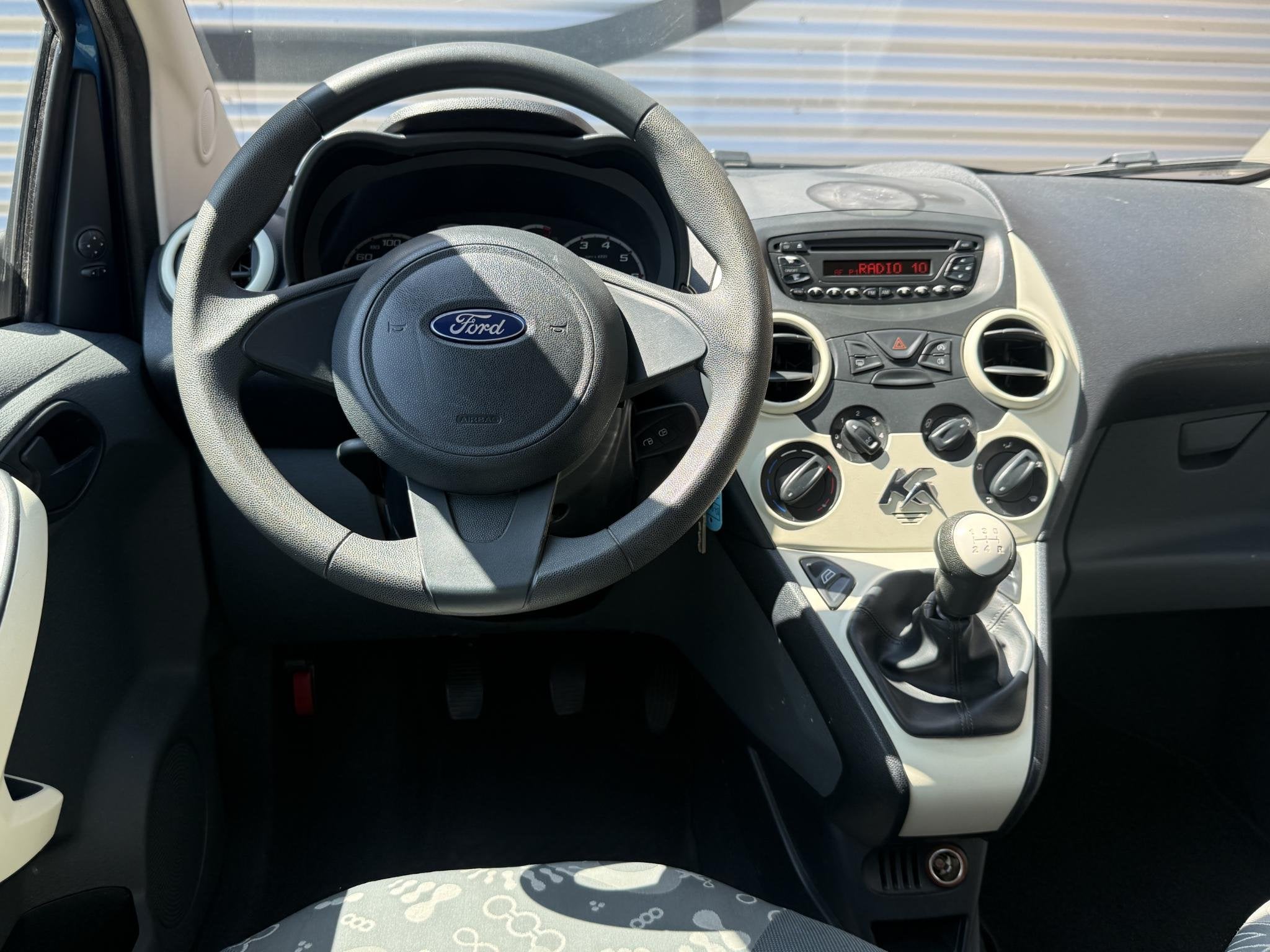 Ford Ka 1.2 Cool & Sound start/stop Airco|Elek ramen|Radio|S, Auto's, Ford, Voorwielaandrijving, Euro 5, Stof, Gebruikt