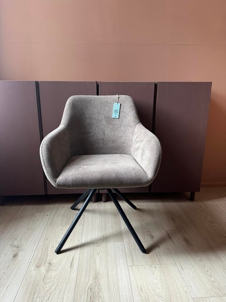 HelloChair HC14 Nudo, Ophalen, Zo goed als nieuw