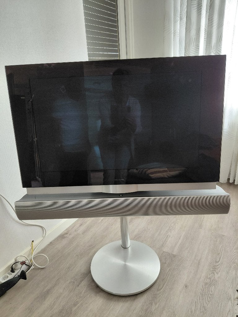 Bang & Olufsen BeoVision 7 met elektrische draaipoot, Gebruikt, LCD, 100 Hz, 100 cm of meer
