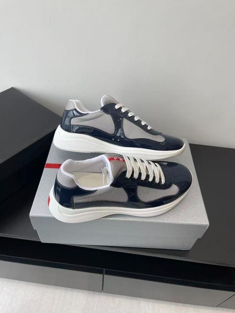 Prada Sneakers - Nieuw in doos, Ophalen of Verzenden, Zo goed als nieuw, Blauw, Sneakers of Gympen