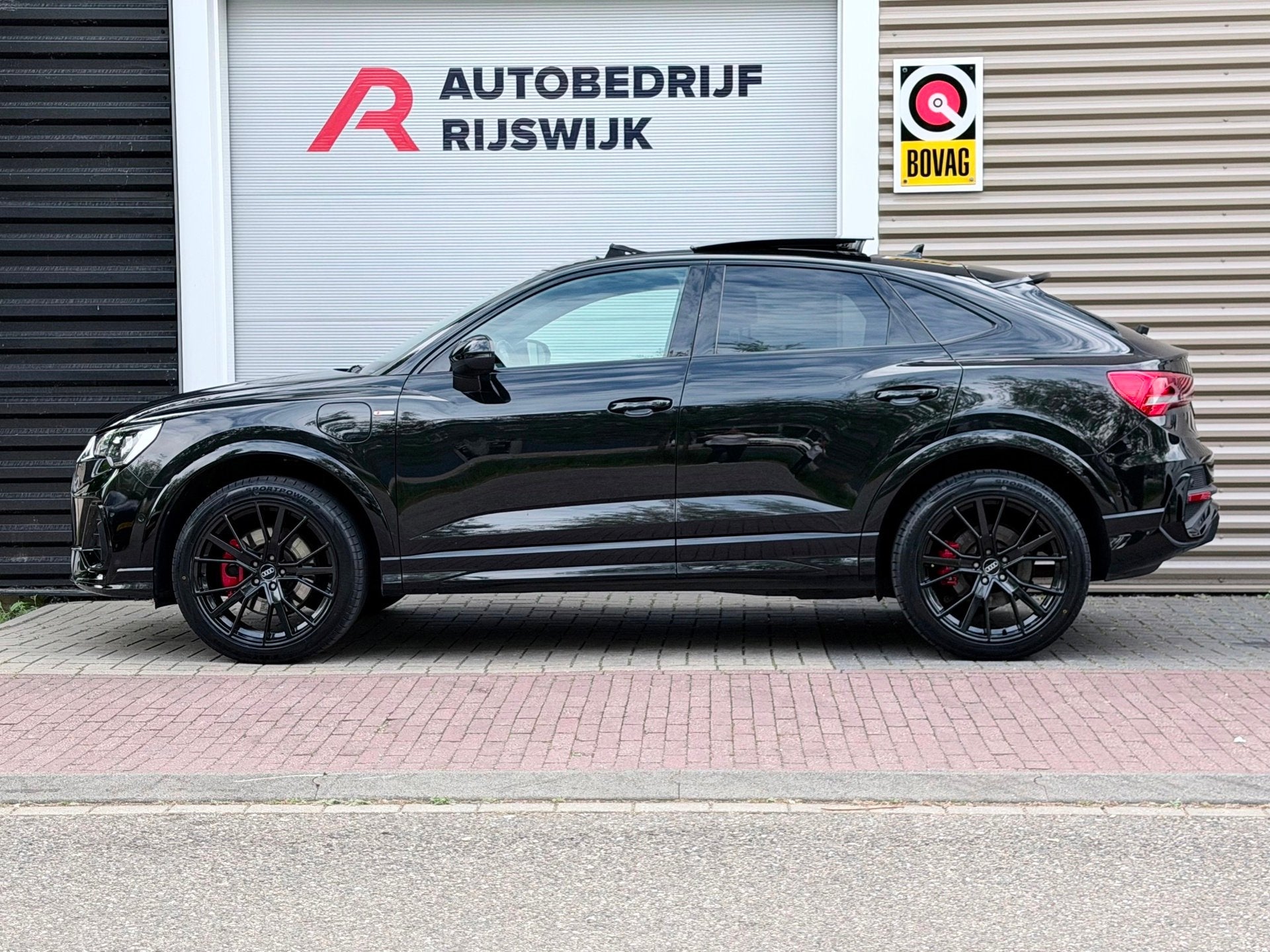 Audi Q3 Sportback 45 TFSI e S-Line Pano/Camera/Blindspot, Auto's, Audi, Gebruikt, Euro 6, Alcantara, Zwart