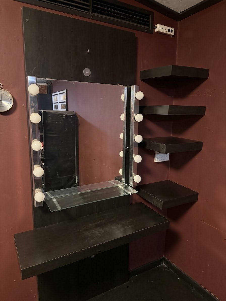 Make-up tafel met spiegel en verlichting, Gebruikt, 200 cm of meer, Ophalen of Verzenden, 75 tot 100 cm