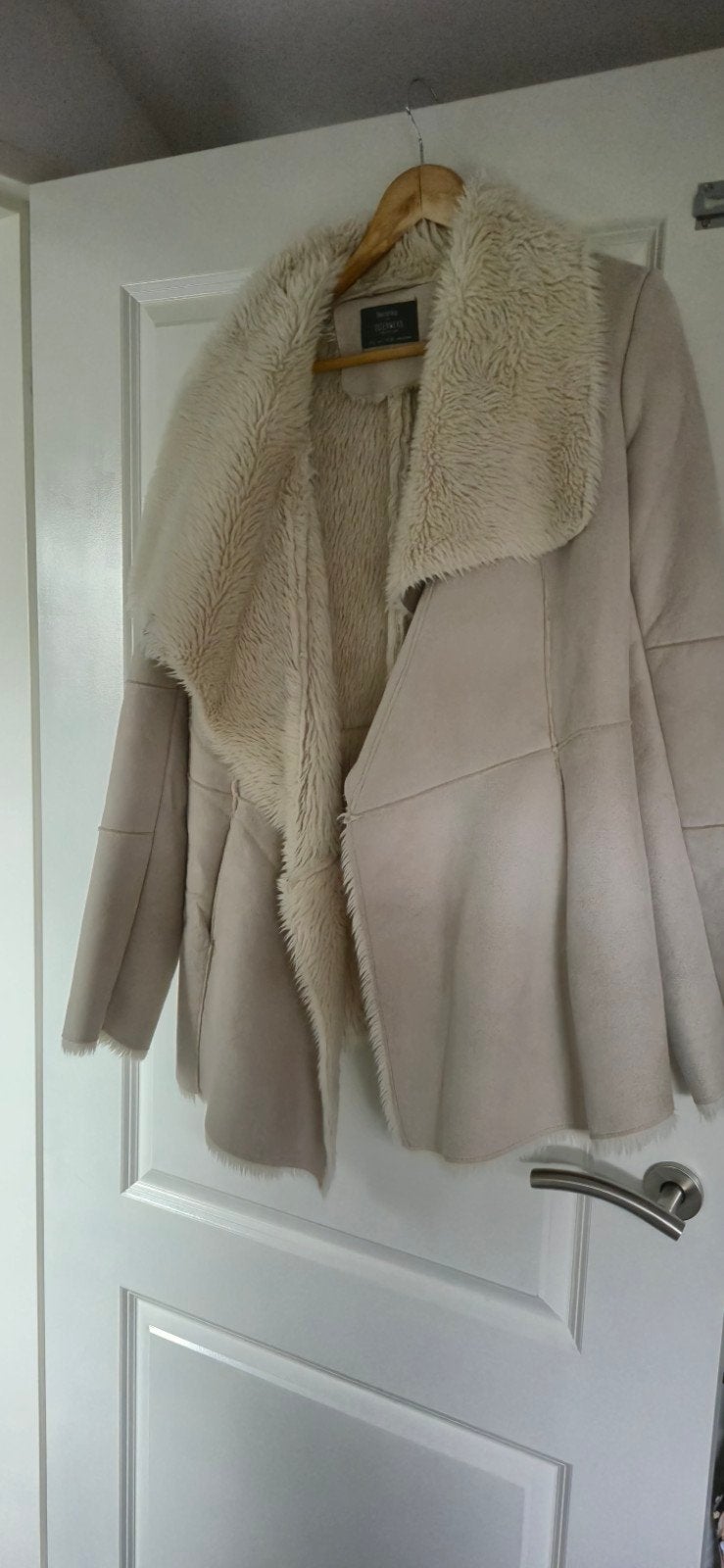 Bershka beige jas met teddy voering, maat L, Kleding | Dames, Jassen | Winter, Ophalen of Verzenden