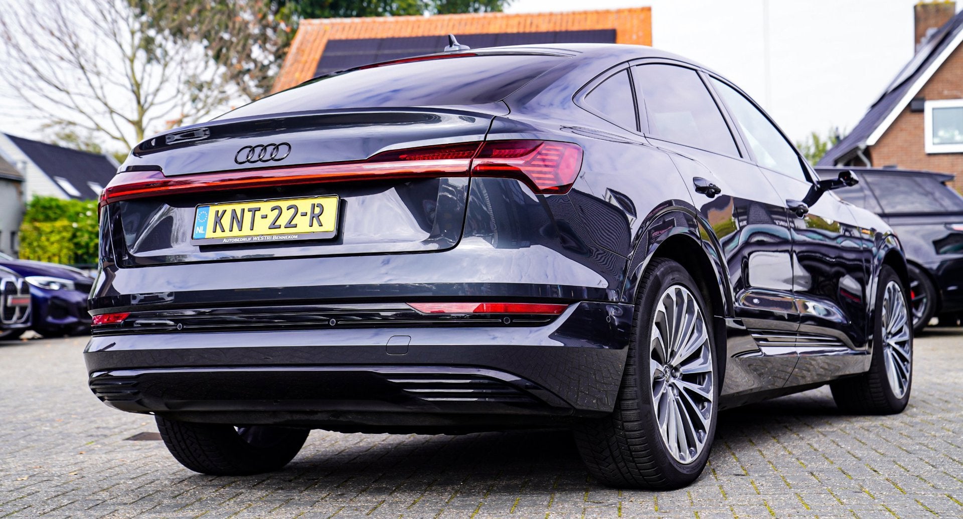 Audi E-tron Sportback 55 quattro S edition 95 kWh |Virtual M, Dealer onderhouden, Zwart, 95 kWh, 1583 min