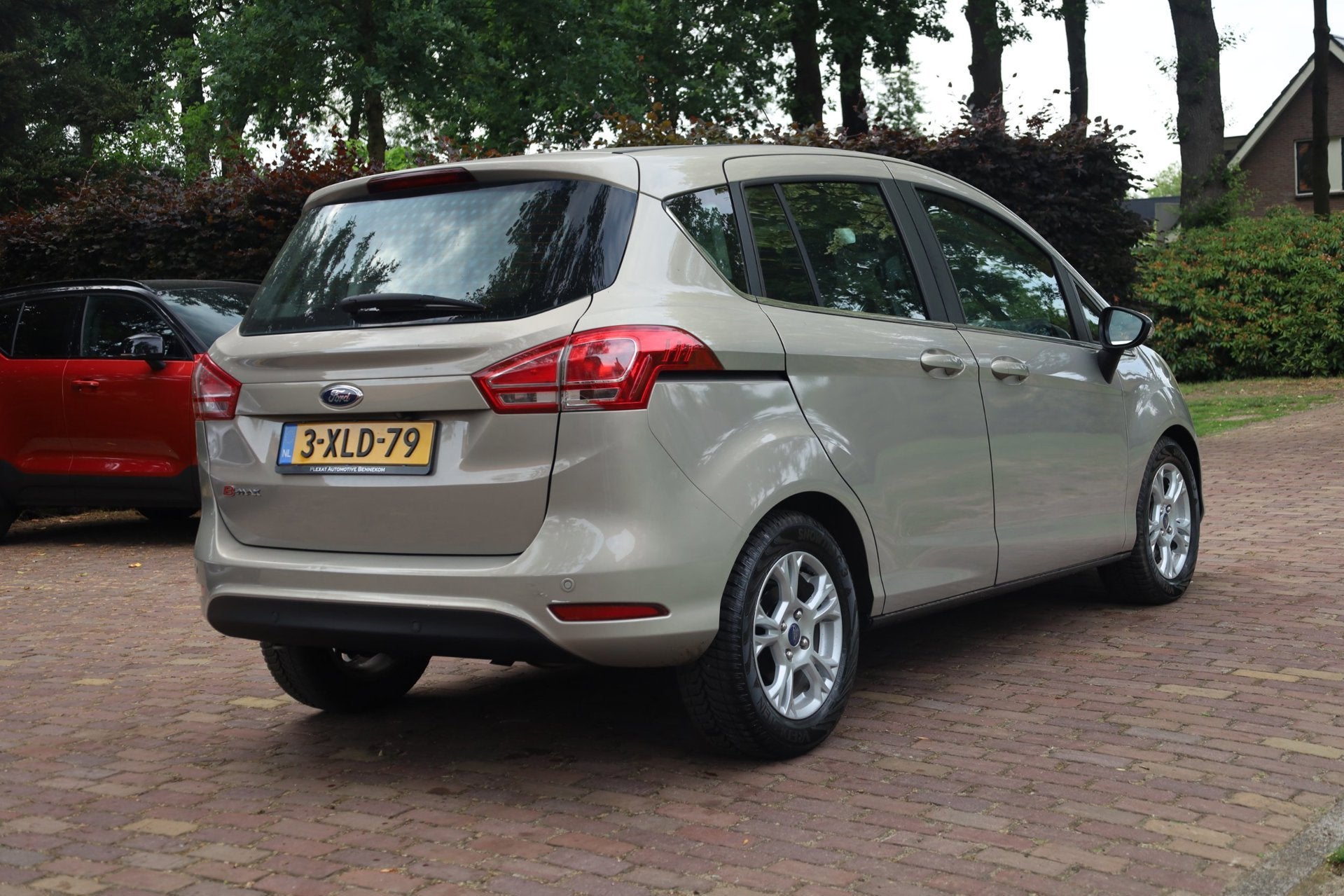 Ford B-Max 1.6 TI-VCT Titanium Aut. | Orig NL | Hoge Instap, Stof, Gebruikt, Zwart, 4 cilinders