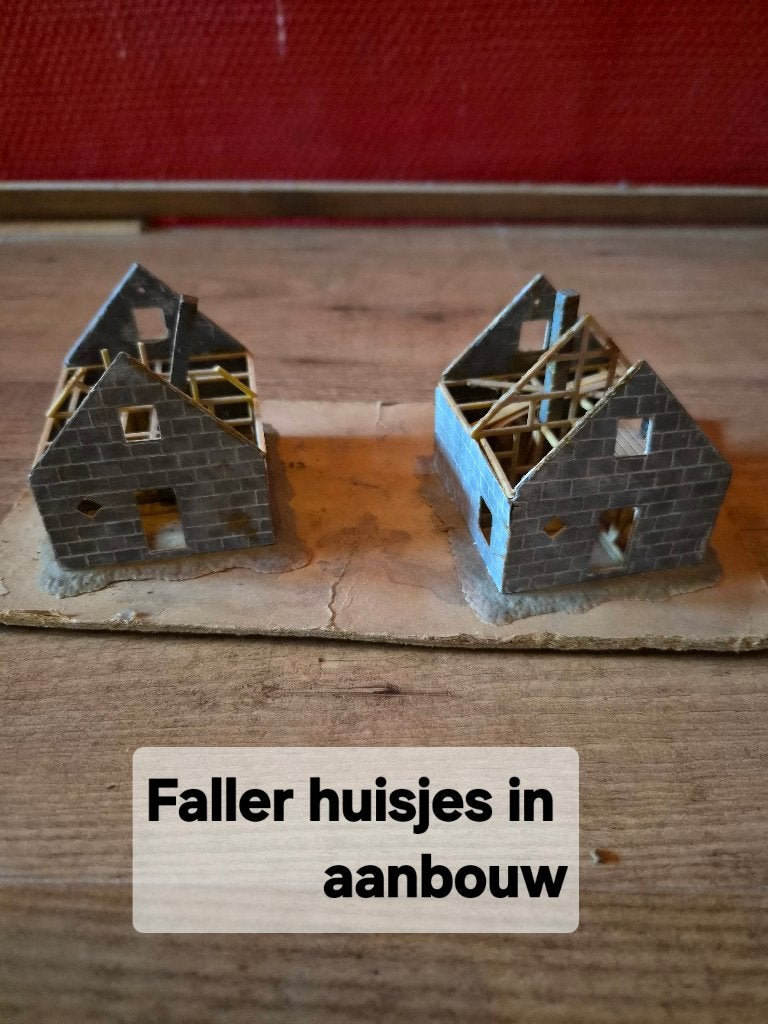 24 Faller/Vollmer modelbaan huisjes HO - complete set, Ophalen, Gebruikt